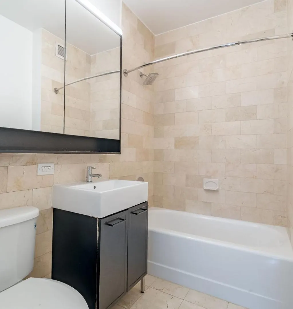 Comfort And Charm 2Br 1Bath Apartment New York